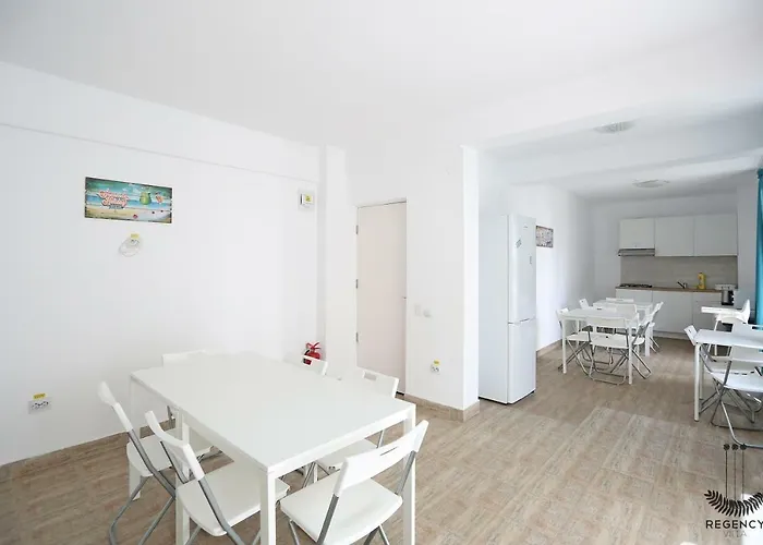 Regency ゲストハウス 3*